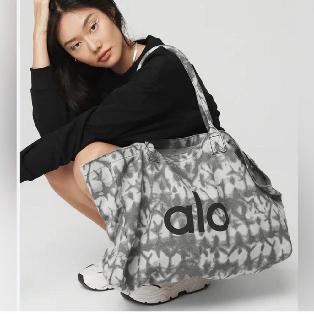 ALO Yoga Black and Gray Women's Tote Bag
